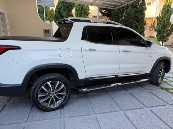 FIAT TORO 2.0 16V TURBO DIESEL VOLCANO 4WD AT9 FIAT TORO 2.0 16V TURBO DIESEL VOLCANO 4WD AT9